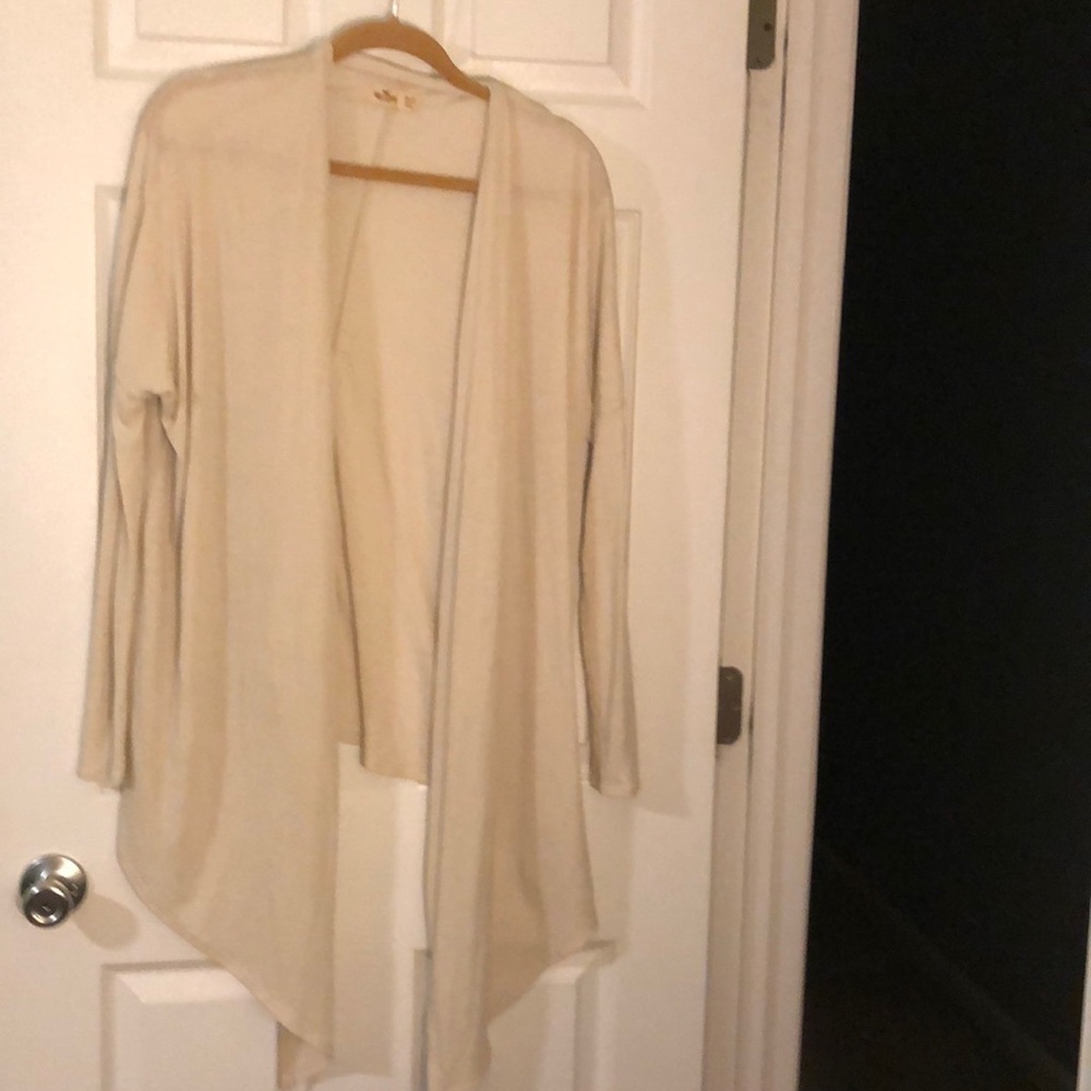 Hollister cream wrap shawl sweater size extra small great to layer lightweight